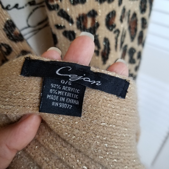 CEJON Scarf Animal Prints With Small Shimmers. - Picture 10 of 10